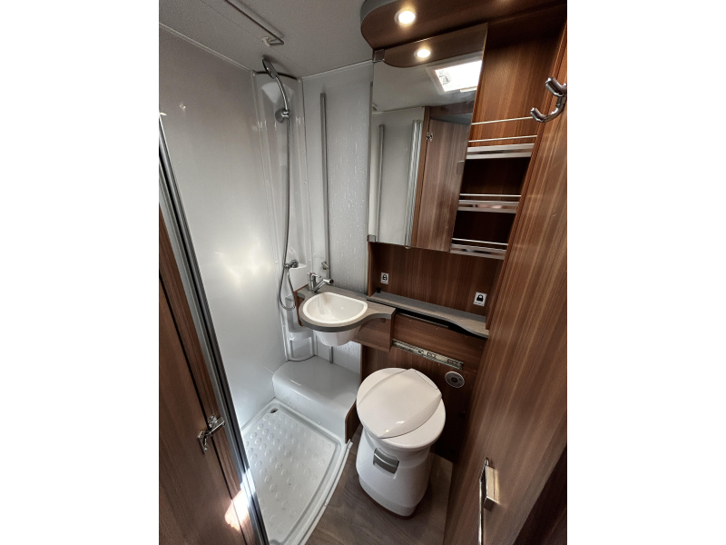 Weinsberg CaraHome Ruime alkoof/Euro-6/6.5m  foto: 25