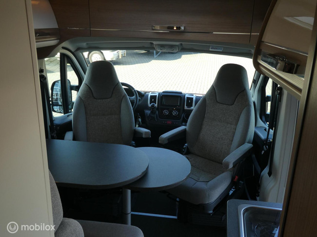 Carthago Malibu Van Comfort 640 LE AUTOMAAT| Lengtebedden foto: 11