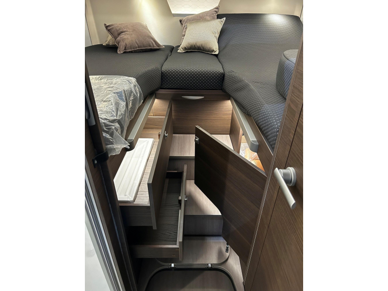 Adria Sonic Supreme 700 DL Automaat 180 PK  foto: 21