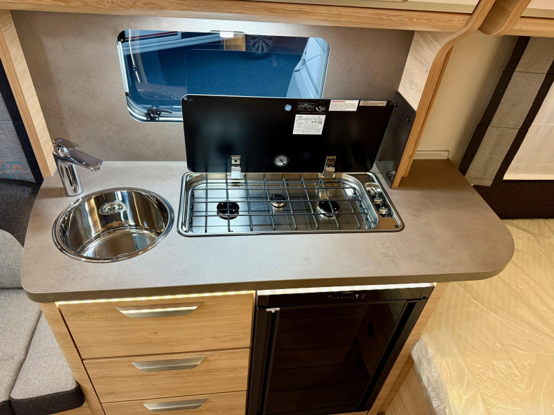 Knaus Sudwind Black Selection 450 FU modeljaar 2026  foto: 20