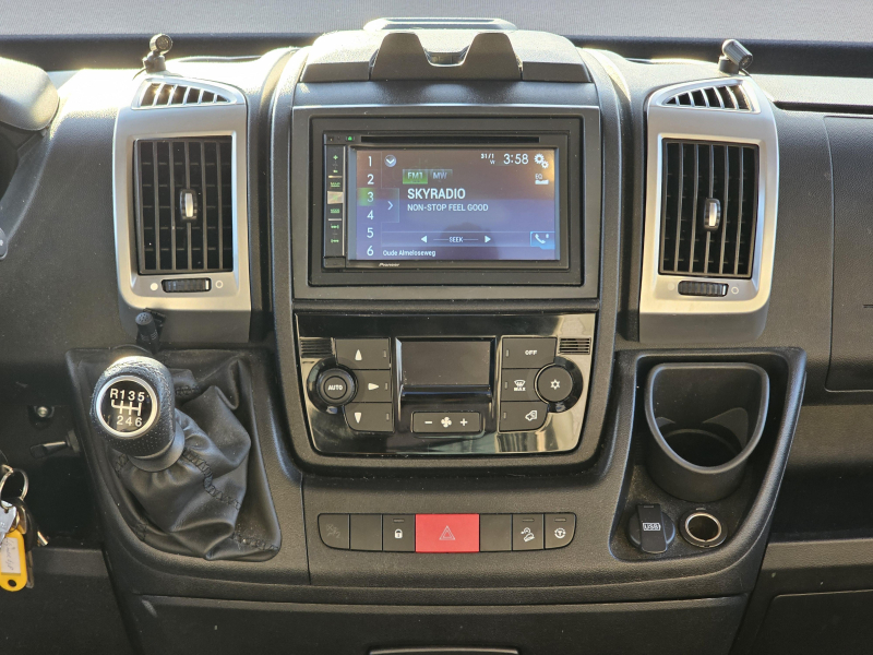 Hymer B678 Premium Line enkele bedde  foto: 23