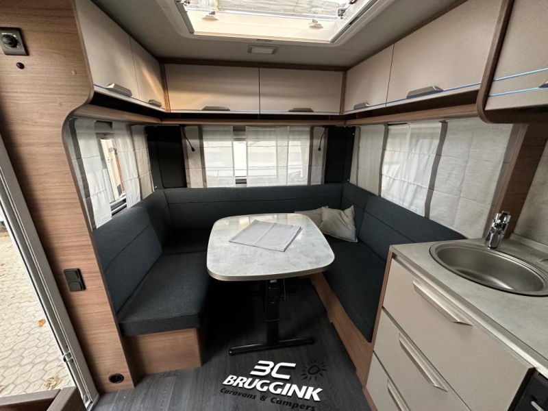 Knaus Sport 450 FU FRENCH BED Underfloor heating photo: 2