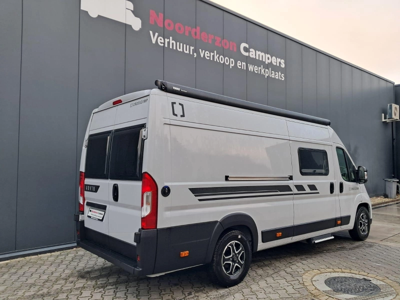 Crosscamp ADVTR 6.4 EF - Automatik - Sehr modern Foto: 14