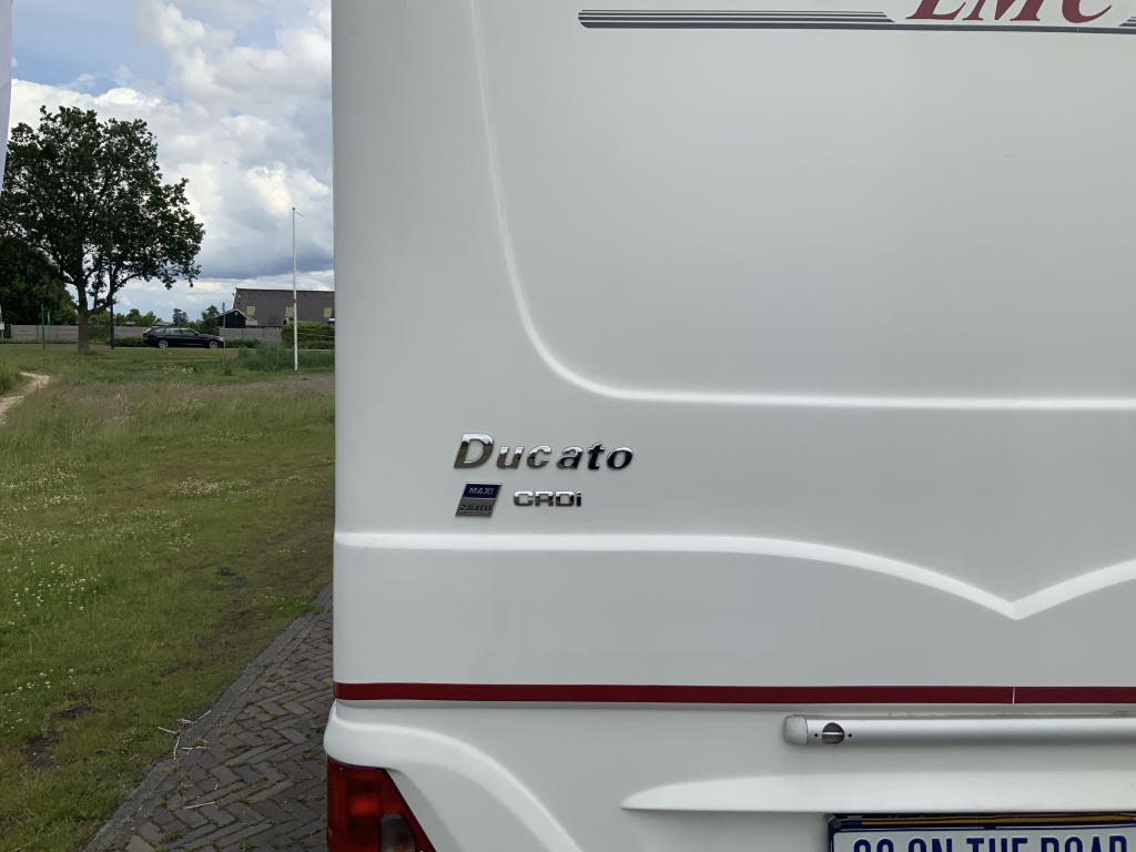 LMC  Fiat Ducato  2,8 JTD  128 PK , AUTOMAAT   Half-integraal ,  Motor-airco , 2 Lengte-bedden ( Laag ) , Alko-chassis  etc. Bj 2003 Camper centrum on the road Marum  foto: 27