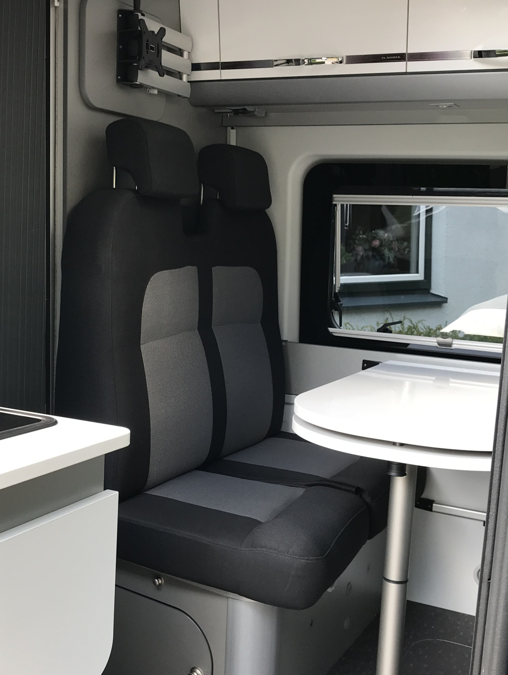 Adria 640 SLX # AUTOM&Aacute;TICO # CAMAS INDIVIDUALES# foto: 20