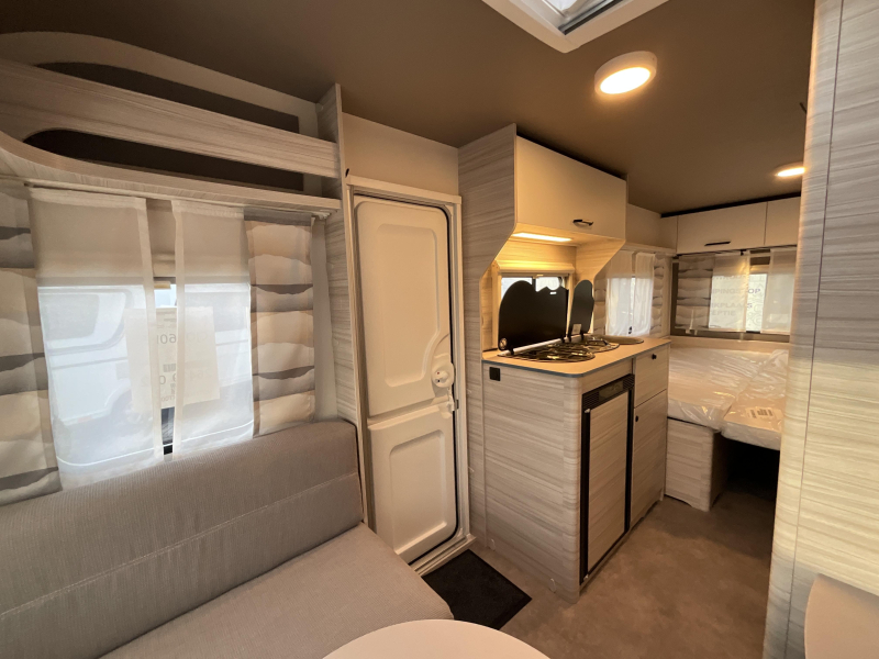 Dethleffs C'Joy Active 460 LE ENKELE BEDDEN-ACTIE MODEL  foto: 7