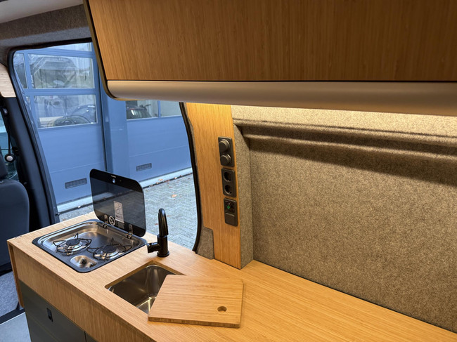 Leaf 4 Sprinter met Hefdak foto: 14