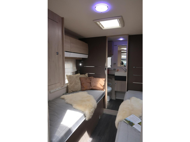 Chausson 757 SPECIAL EDITION | KEURIGE STAAT | 2X ZONNEPANEEL | 150PK | luchtvering foto: 7