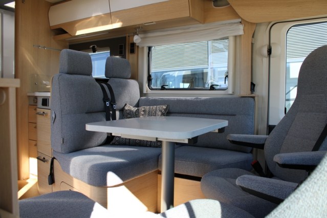 Hymer B MC I 680 equipado con potente Mercedes 9 G Tronic 170 CV AUTOM&Aacute;TICO camas individuales + cama abatible (56 foto: 29