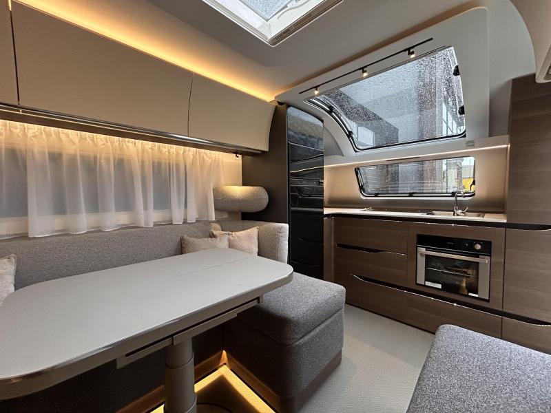 Adria Alpina 663 HT Queensbed - Model 2025  foto: 5