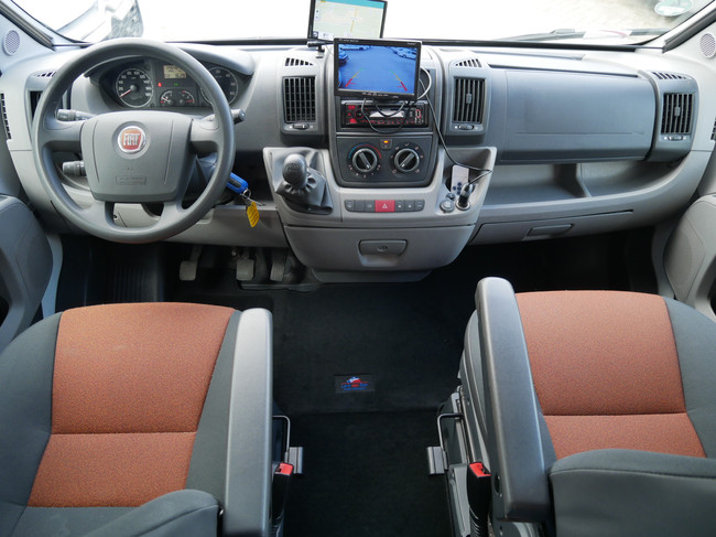 Knaus 650 MF SportTI, Fransbed, Garaje, Memo Portabicicletas foto: 3