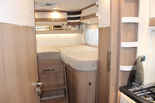 Robusto Carthago Integral Malibu I 460 LE Fiat AUTOM&Aacute;TICO 180 CV camas individuales y cama abatible (118 foto: 48