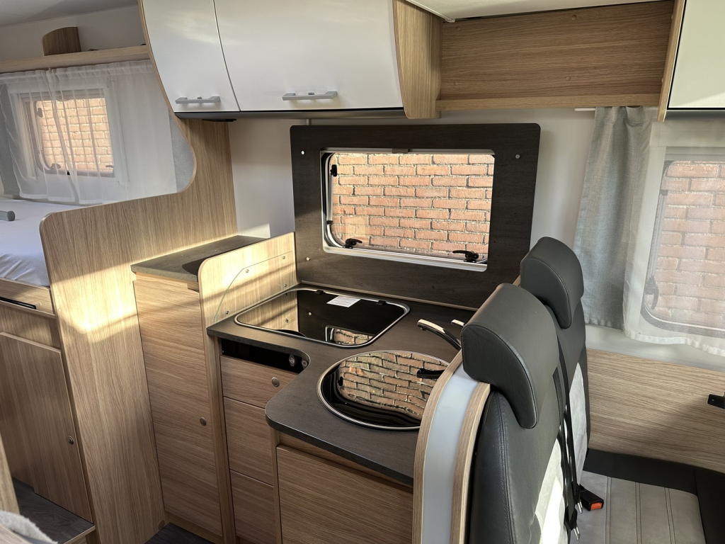 Sunlight T67S Autom&aacute;tico Adventure Camas Individuales foto: 10