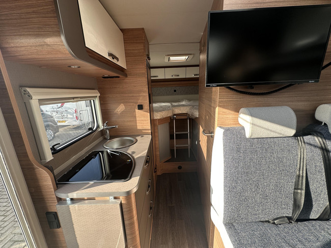 Weinsberg CaraSuite 650 MEG GRATIS AUTOMAAT foto: 2
