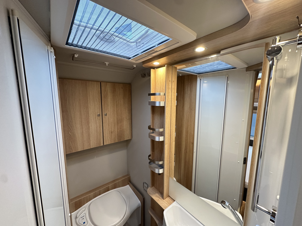 Knaus Sky Ti 650 MF Platinum Selection foto: 16
