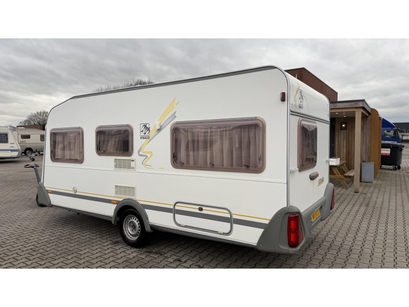 Knaus Sudwind 450 TF frans bed rondzit toilet  foto: 13