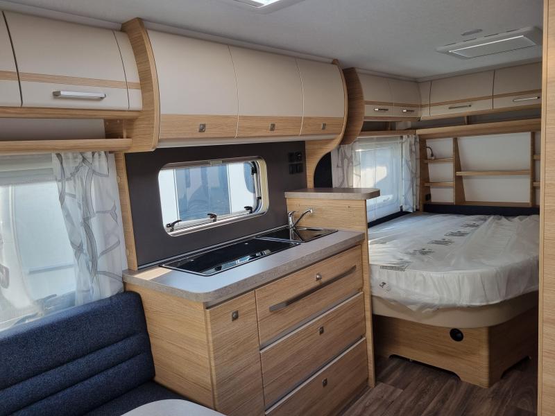 Fendt Bianco Activ 445 SFB 1700 kg - Truma Combi 4e  foto: 9