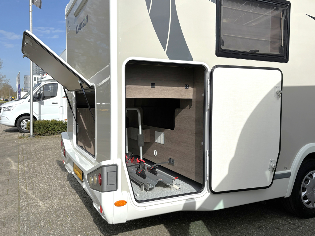 Chausson 768 XLB Titanium AUTOMATIC QUEEN BED + LIFT BED + F2F photo: 22