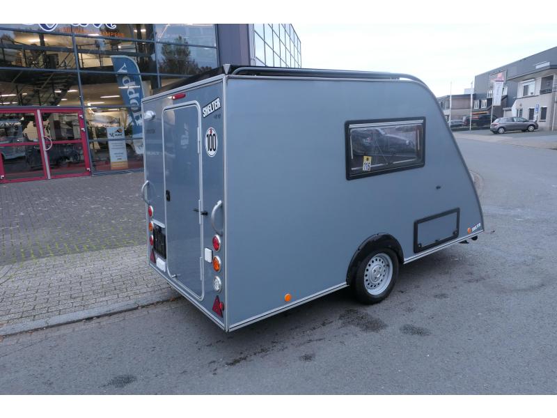 Kip Shelter voor motorfiets  foto: 2