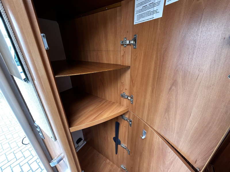 Hymer B614 CL Dwarsbed/Hefbed/160pk  foto: 24