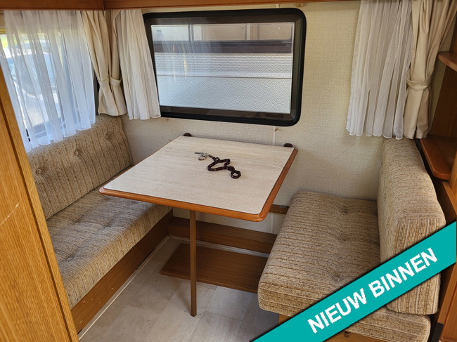 Hobby 420 Prestige inkl. Vorzelt Foto: 6