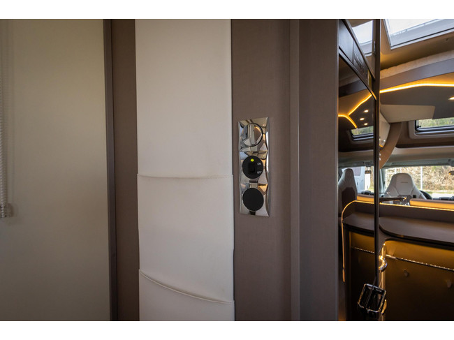 B&uuml;rstner Lyseo Privilege TD734 Queensbed + Hubbett Foto: 20