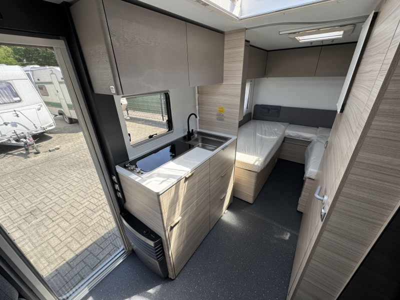 Adria Altea 502 UL 60 Year, T&uuml;r mit Fenster Foto: 3