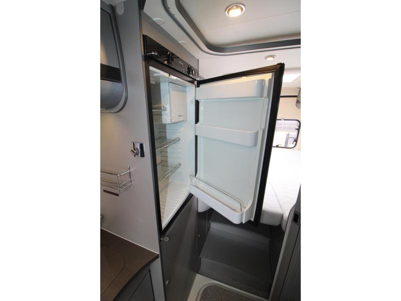 Adria Twin Titanium 640 SLX Enkele bedden - EURO5  foto: 19