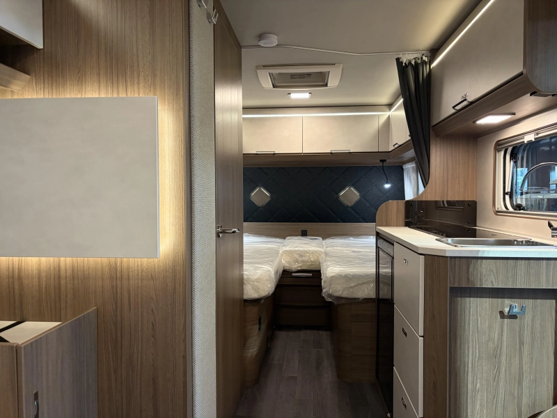 Tabbert Cazadora 460 E camas individuales / dinette foto: 20