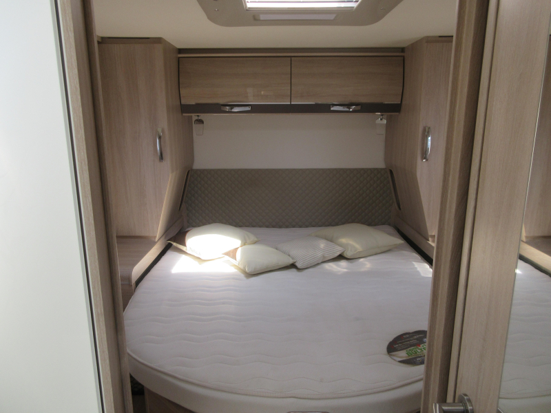 Rapido 696 F Premium Edition AUTOMAAT FACE TO FACE  foto: 8