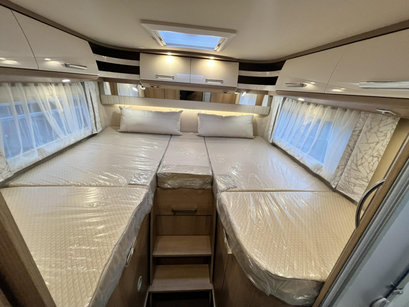 Carthago C2-Tourer 145 RB Mercedes-Benz - AUTOMAAT  foto: 2