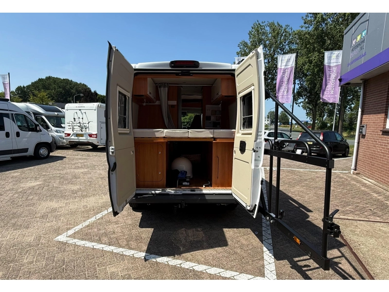 Hymer Grand Canyon CL 4 slaapplaatsen  foto: 3