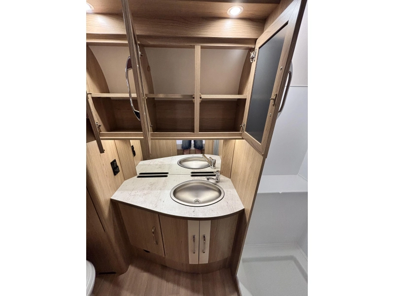 LMC Lord Brillant 690 Mover + Nivelliersystem! Foto: 17