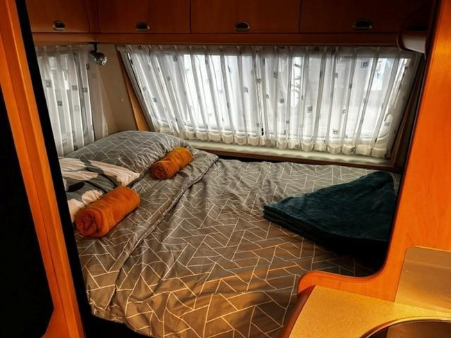 Hobby De Luxe 450 UF mover, voortent foto: 6