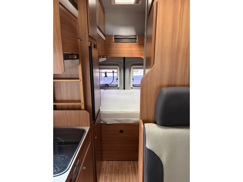Weinsberg CaraBus 600 MQH 4 Personen Foto: 18
