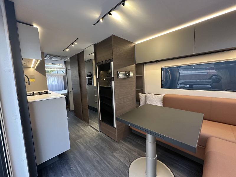 Adria Astella 754 DP Exklusiv in den Niederlanden Foto: 8