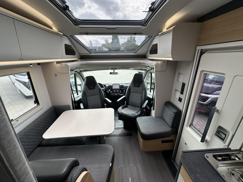 Adria Coral 600 SL 140PK Lengtebedden Garage  foto: 13