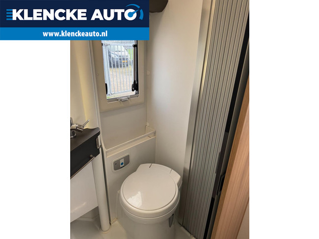 Adria Matrix 600 SL 36.982km 1e eigenaar 140PK Enkele bedden Elektrisch hefbed Zeer goed onderhouden foto: 22