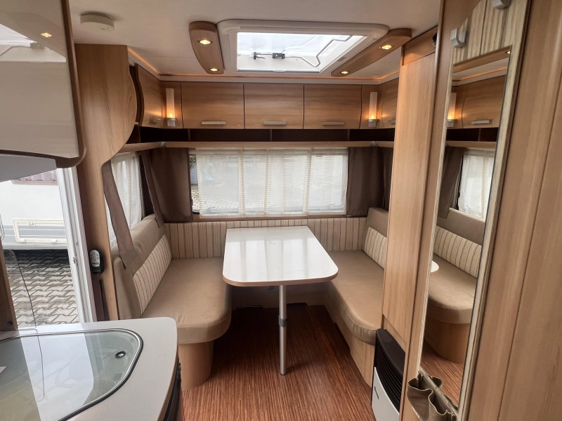 TEC Travel King 470 E asientos camas individuales inodoro foto: 1