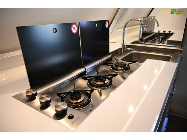Adria Astella Glam Edition 663HT photo: 14