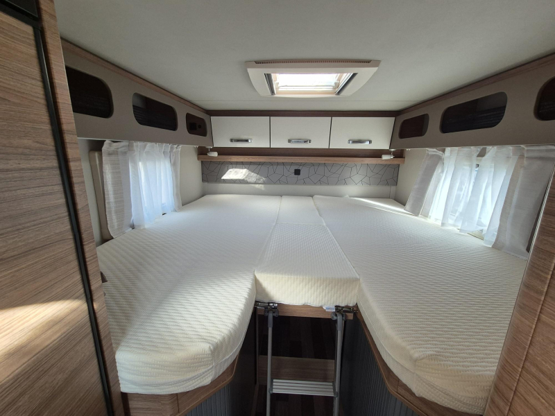 Weinsberg CaraCompact Pepper 600 MEG 8G Autom 2xAirco CE96  foto: 6