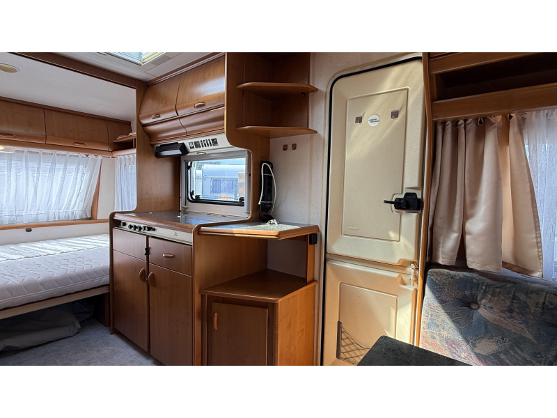 Hobby Excellent 470 Rundsitzbett Toilette Foto: 7