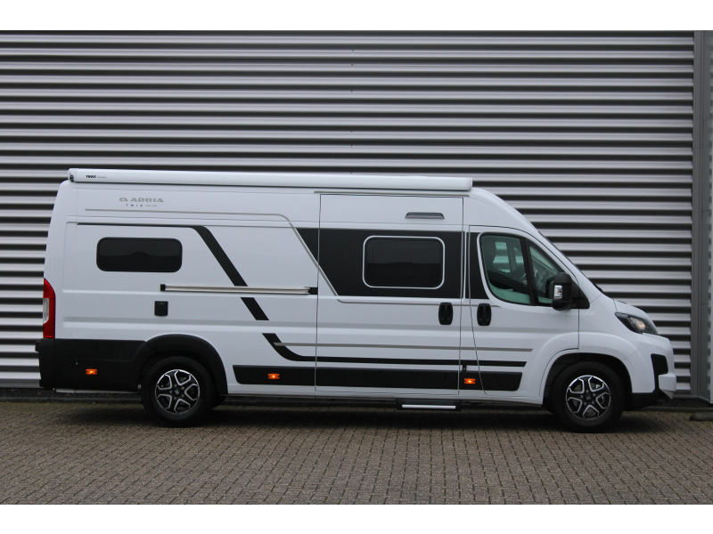 Adria Twin 640 SGX 140HP Automatic Towbar photo: 19