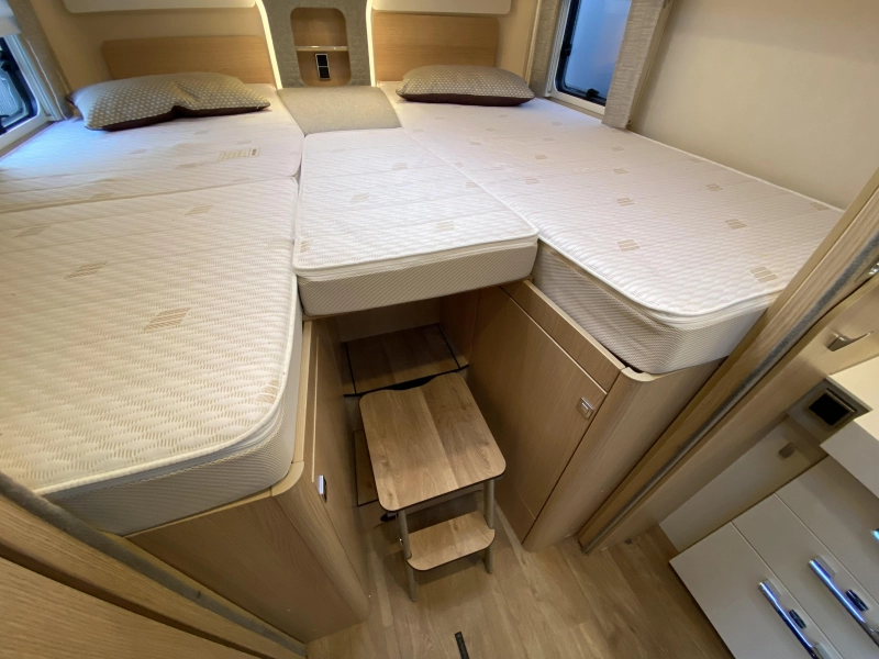 Hymer B ML I 880 Aire acondicionado, antena parab&oacute;lica, autom&aacute;tico foto: 21