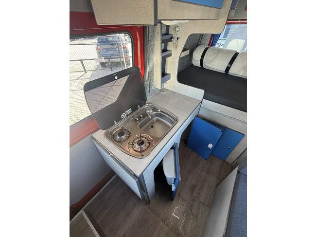 Renault Master autocaravana autom&aacute;tica, interior de lujo, cama transversal, aire acondicionado, control de crucero, c&aacute;mara, navegador, toldo, panel solar, maxxfan, enganche de remolque foto: 14