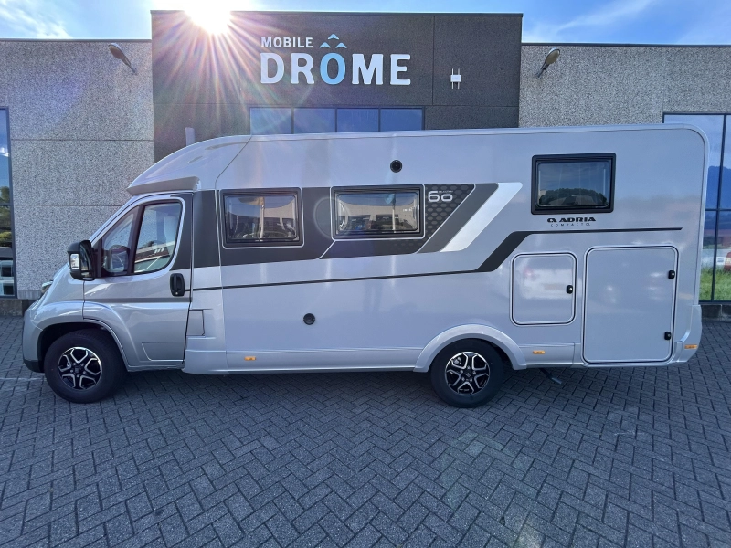 Adria Compact DL 60 years LAATSTE 2026  foto: 2