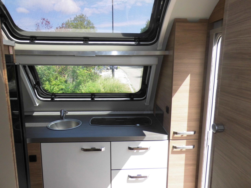 Weinsberg CaraOne 390 PUH Pop-top bed, mover! photo: 3