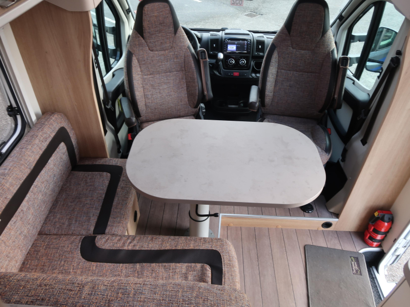Knaus Sky TI 650 MEG AUTOMATIC 150 HP photo: 3
