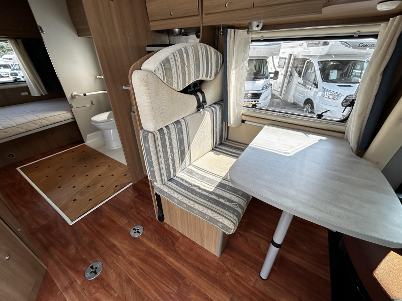 Elnagh M200 CPT Rolstoel-camper met lift  foto: 17