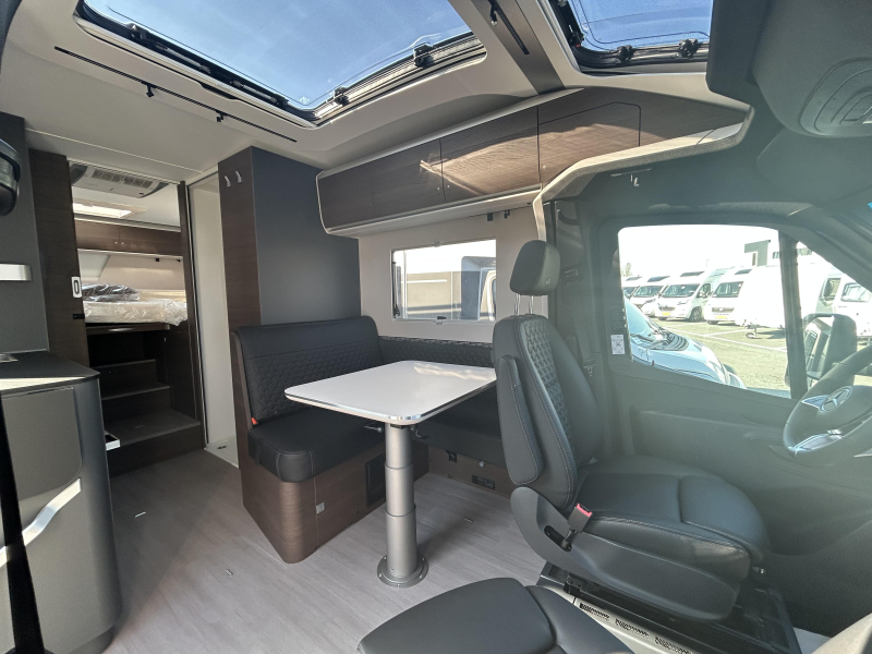 Adria Coral Supreme 650 SL Mercedes Foto: 7